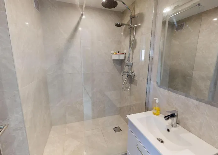 Belle Calme Au 4e étage Sans Ascenseur Habitación en casa particular