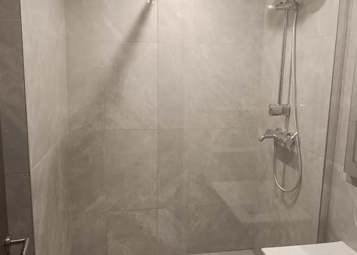 Belle Calme Au 4e Etage Sans Ascenseur בית אירוח גרנובל